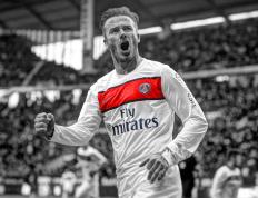 IM体育官网入口-布鲁诺惊艳四座，一场艺术与战争的隐喻，加拿大如何踏平乌克兰的足球战场