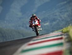 IM体育动画直播通道-赛道与球场的双线狂飙，当F1争冠悬念撞上NBA末节风暴