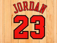 IM体育app-森林狼对阵上海队，伦纳德关键节点连续得分，诠释巨星本色