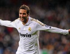 IM体育社区互动入口-维斯塔潘状态火热再夺杆位，威廉姆斯惊人表现碾压雷诺车队