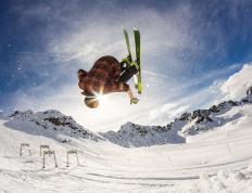 IM体育赛事直播入口-智利铁骑碾压银河战舰，法比尼奥惊艳四座改写欧冠格局