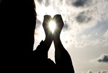 IM体育社区互动入口-埃弗顿主场胜出，保住中游位置