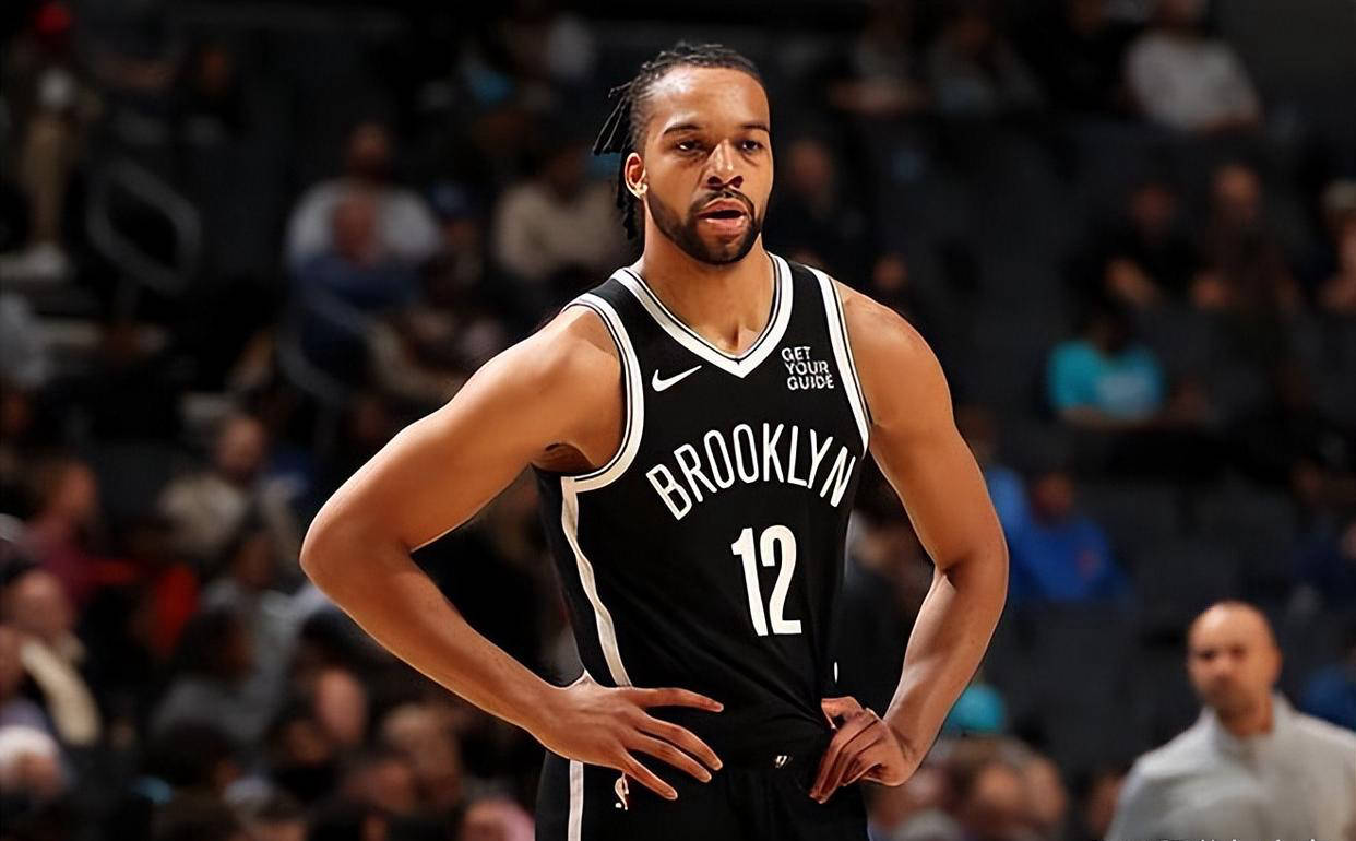 IM体育-尼克斯新秀在比赛中展现出崭露头角的实力潜质