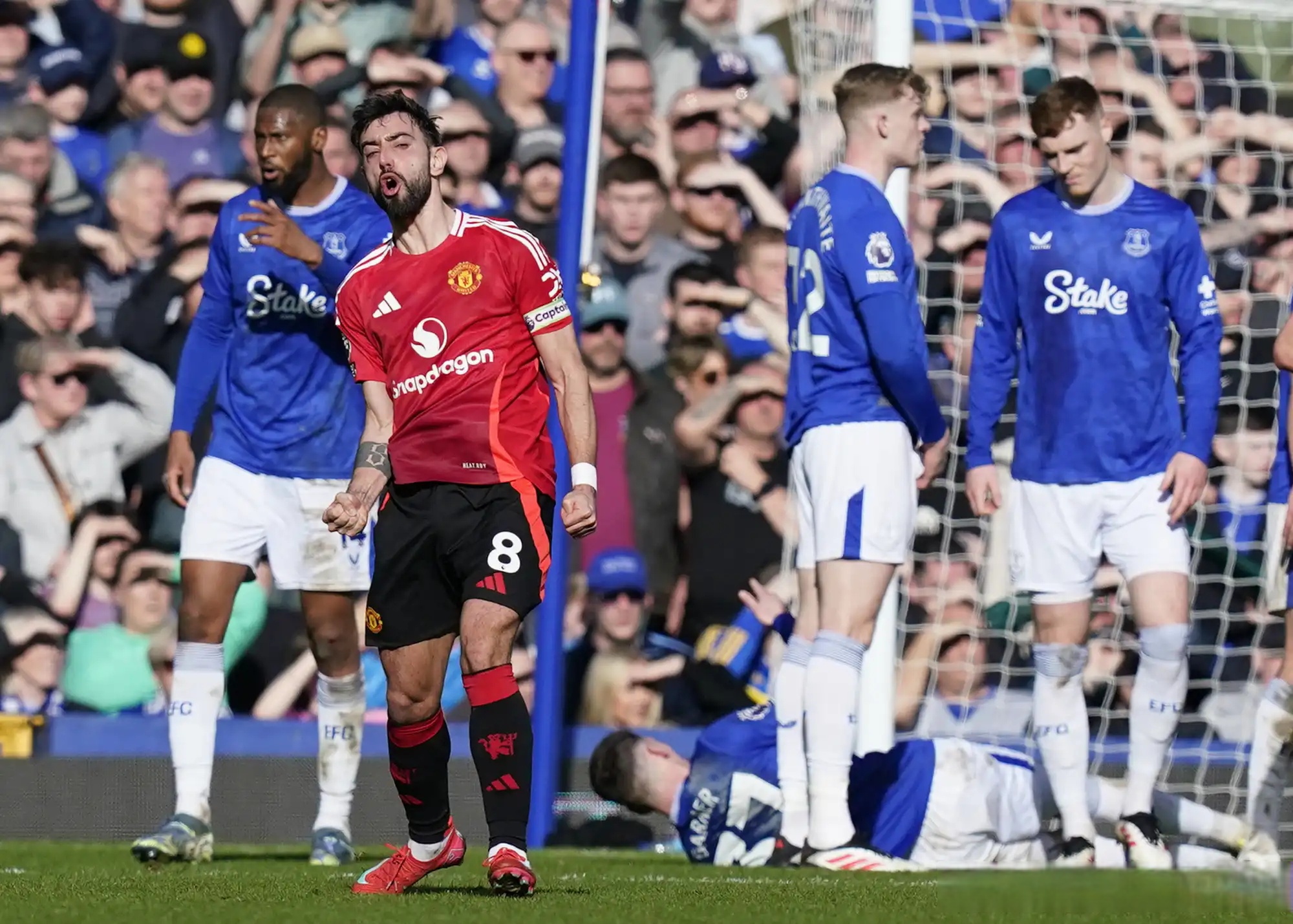 IM体育社区互动入口-埃弗顿主场胜出，保住中游位置