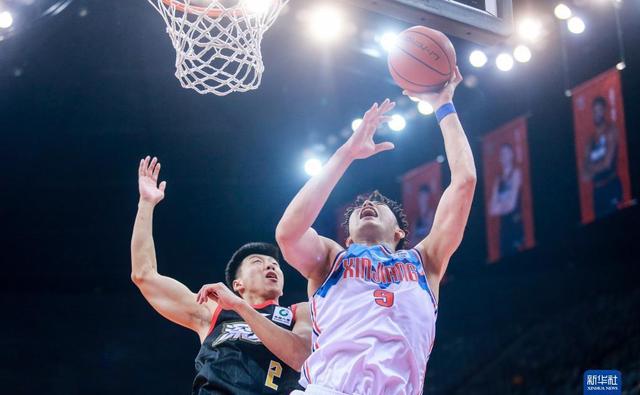 IM体育动画直播通道-紧张对决！谁能笑到最后