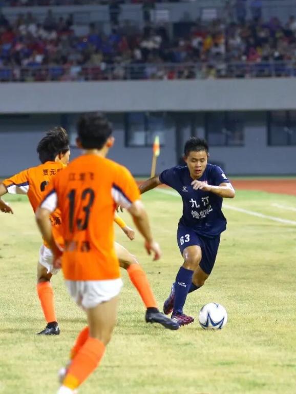 IM体育数据分析平台-球员斗志昂扬，争霸赛场掀起狂潮