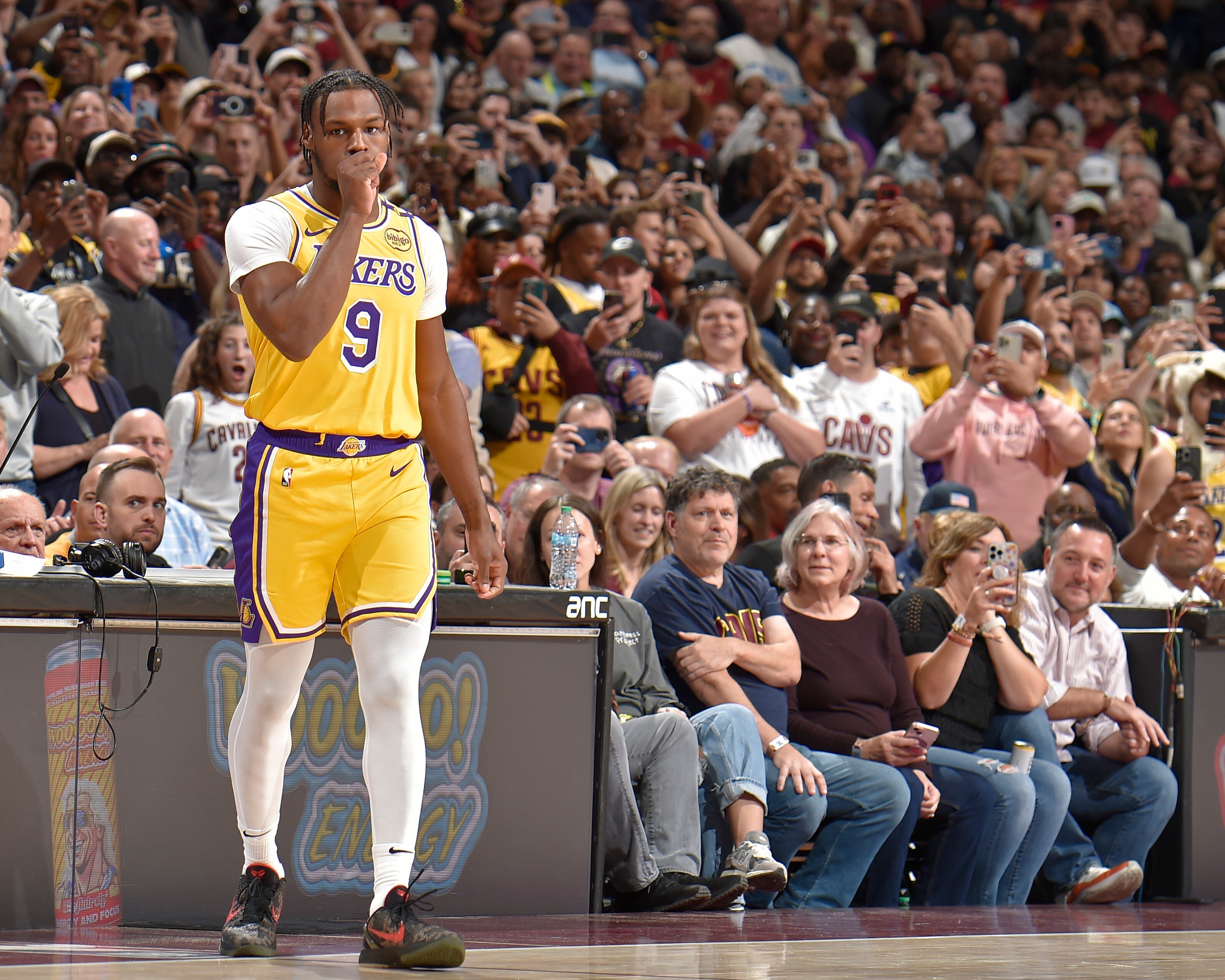 IM体育官网入口-新赛季表现抢眼，球员赢得赞誉