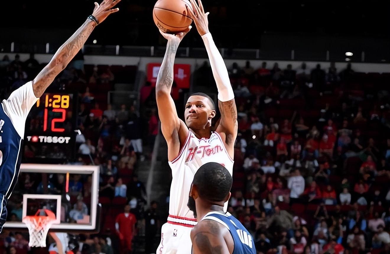 IM体育官方网站-火箭主场大胜独行侠，豪取七连胜