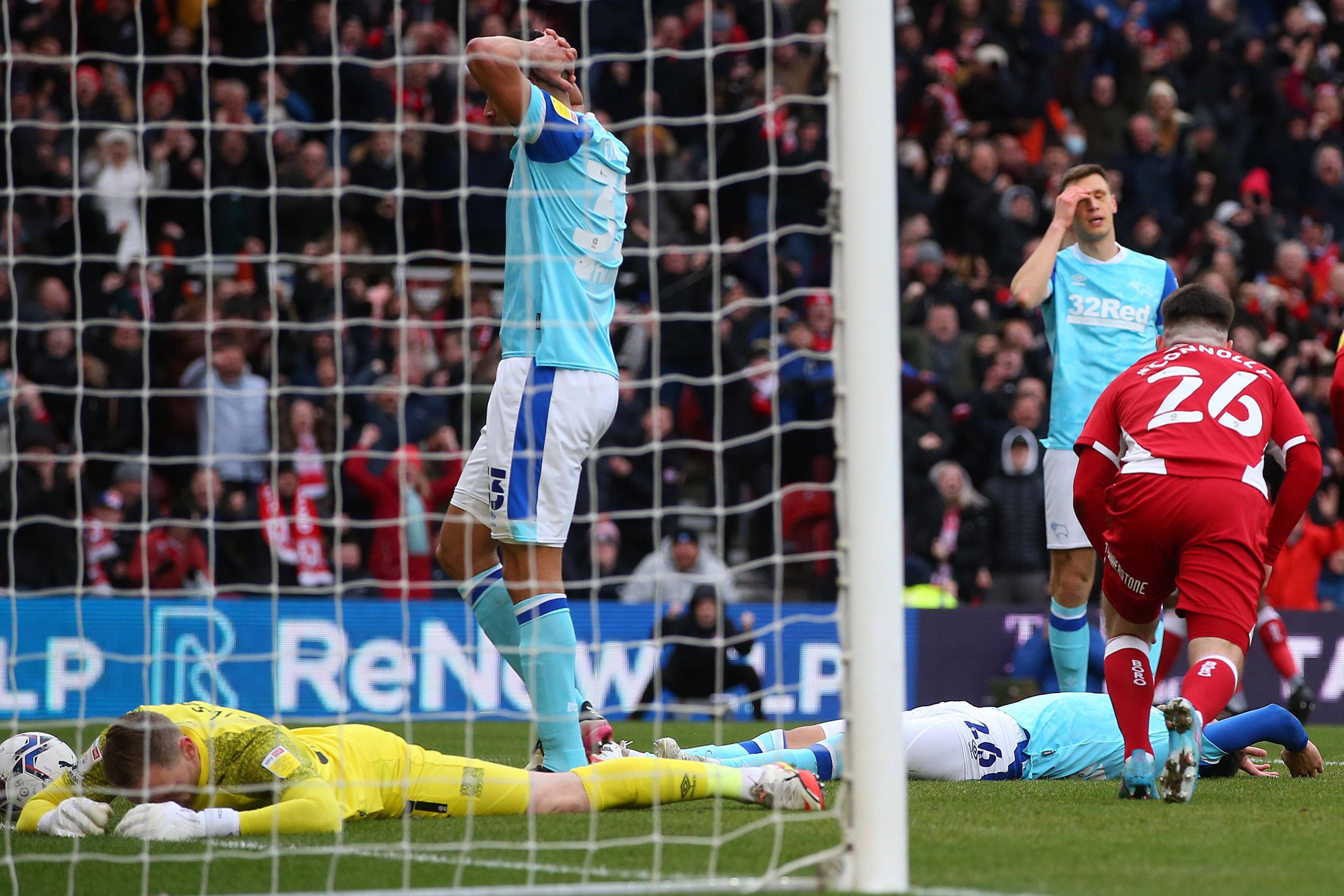 IM体育官方平台-哈德斯菲尔德在主场险胜伯明翰,豪取三分的简单介绍