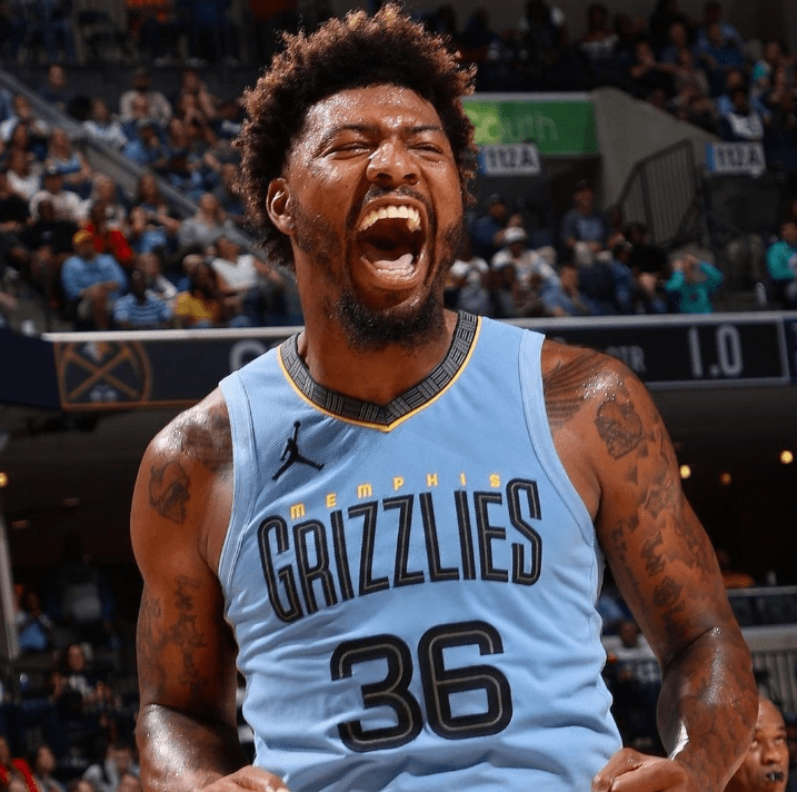 IM体育-包含巴勒莫后防连续失误，遭遇一波连败的词条