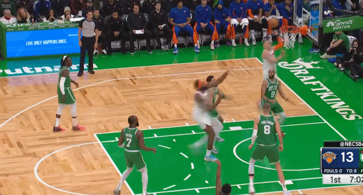 IM体育数据分析平台-尼克斯碾压热火,克莱高光表现的简单介绍